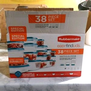 NWOT Rubbermaid containers